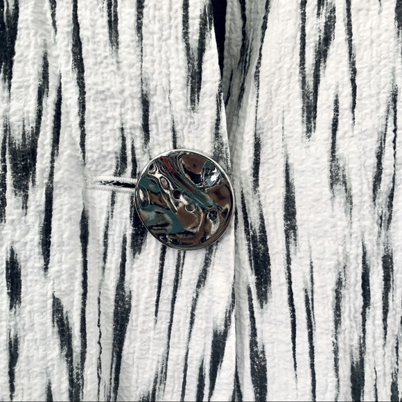 JM Collection Black & White Print Crinkle Texture Lightweight Jacket Size Large - Picture 3 of 12